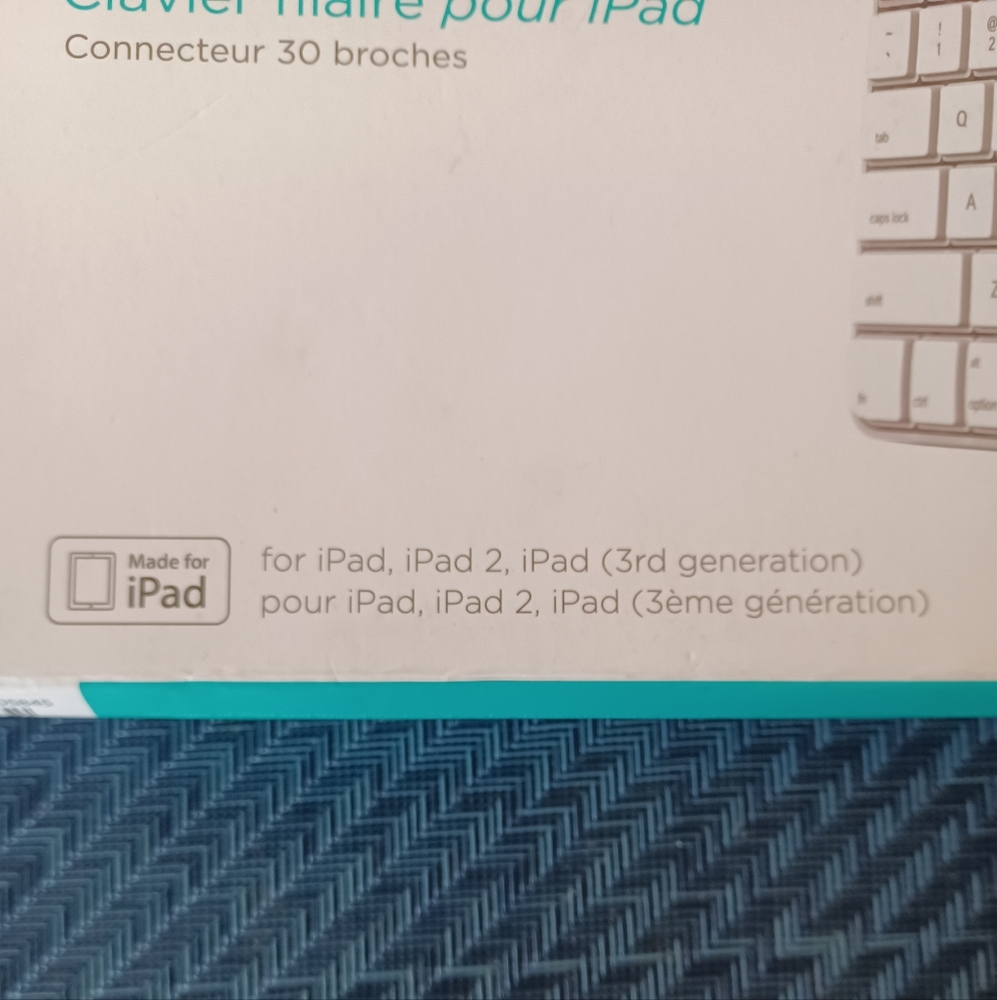 Logitech IPad keyboard (New) - Picture 3 of 4